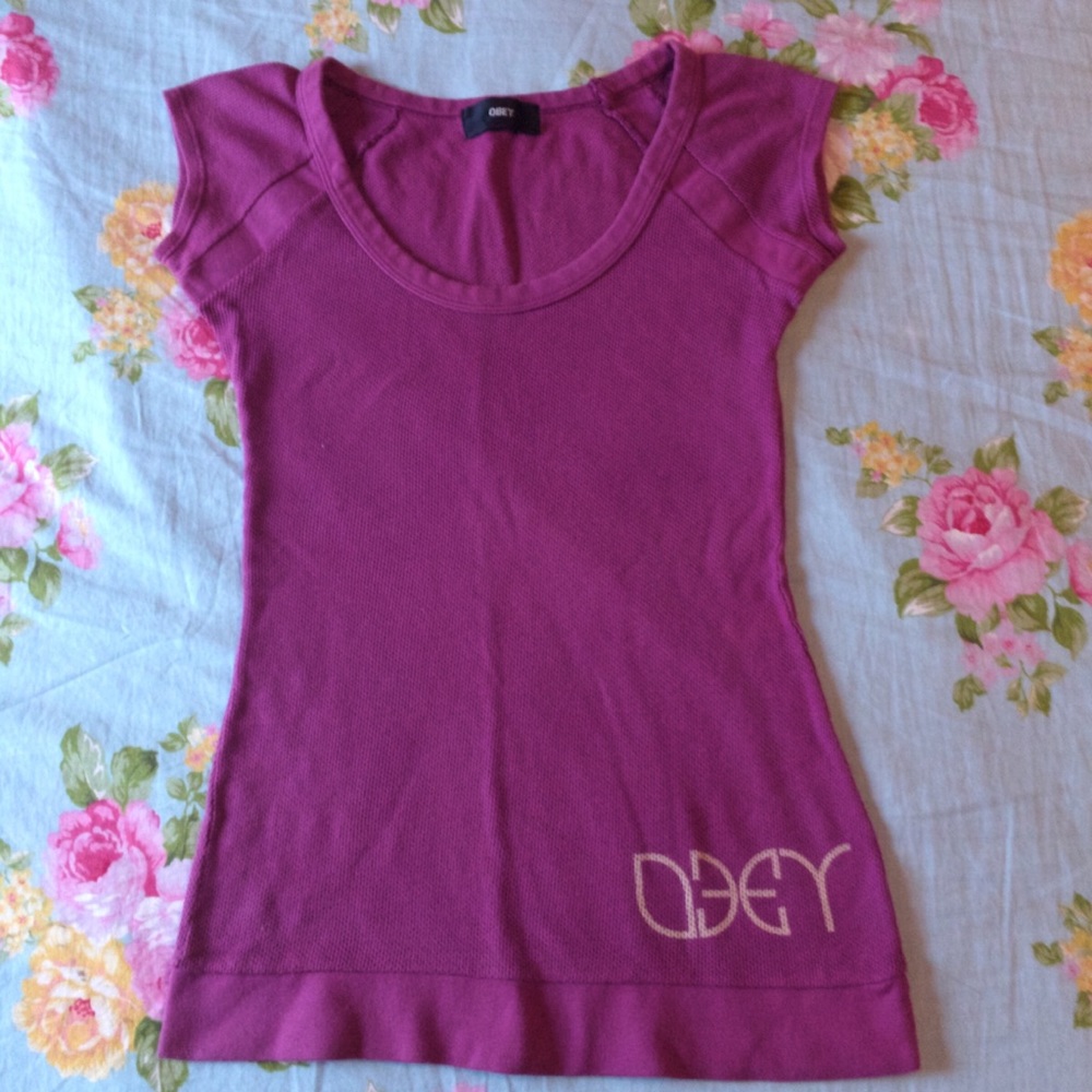 OBEY Fitted Tee (size S)